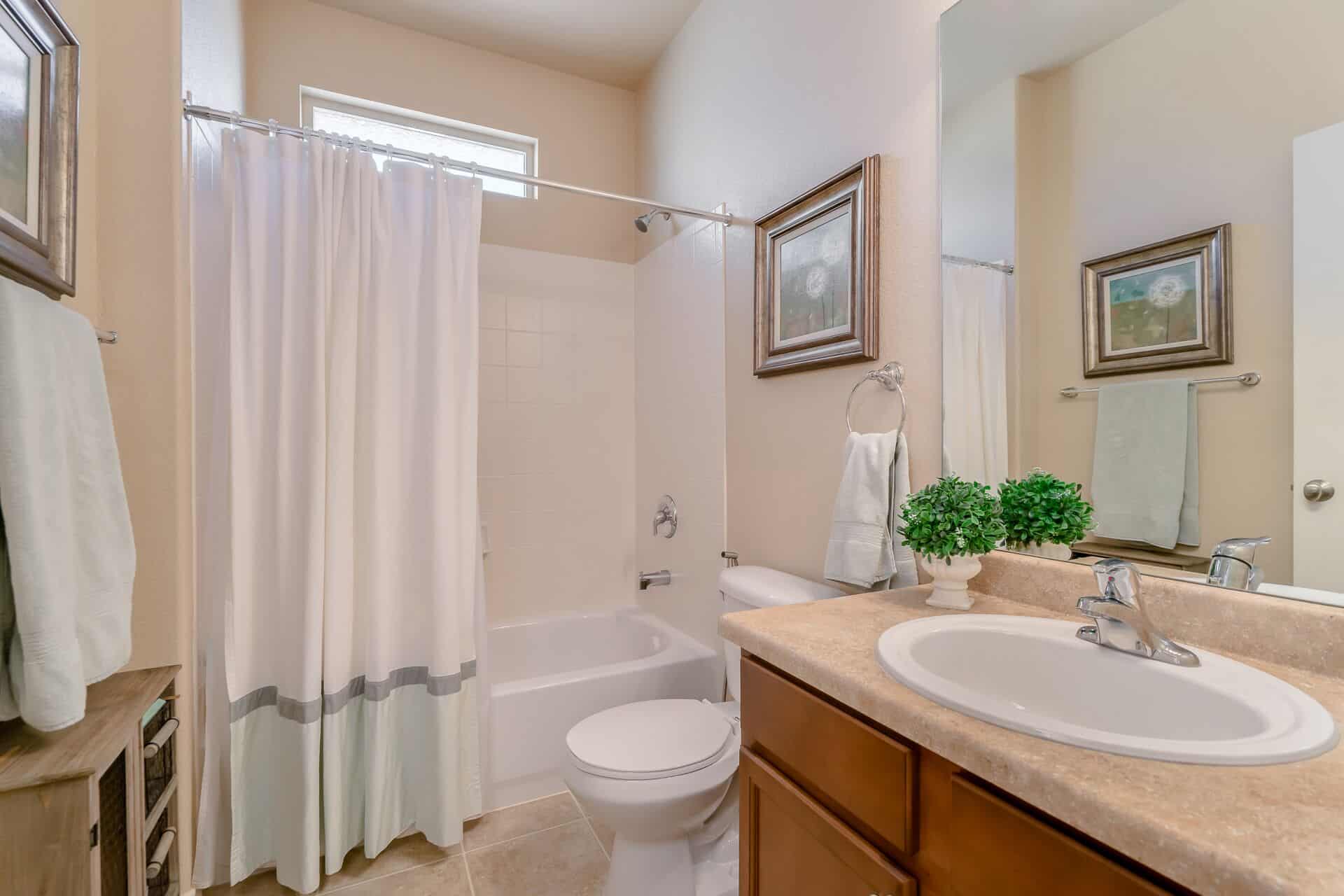 Full Bathroom