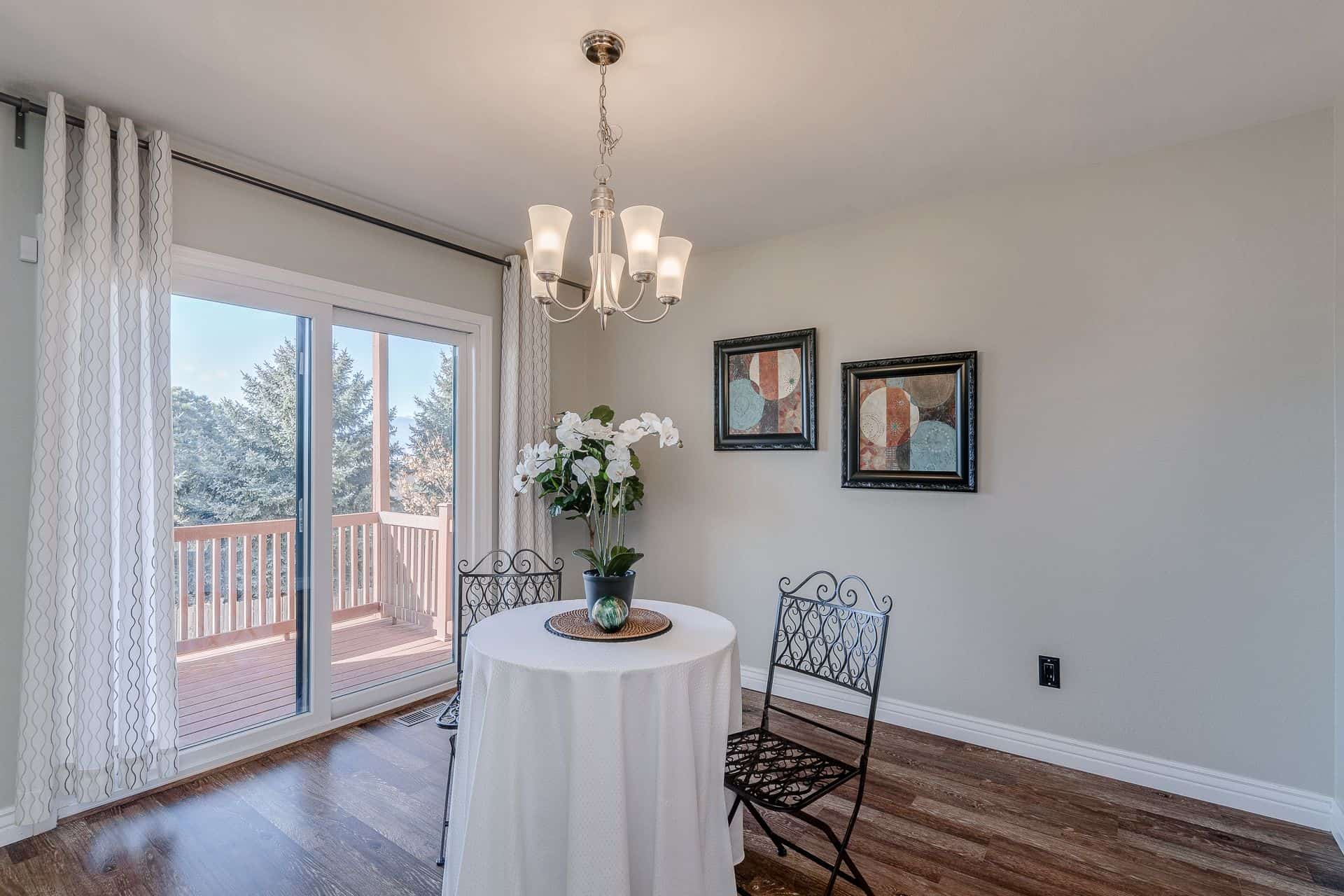 Walk-Out Dining Area