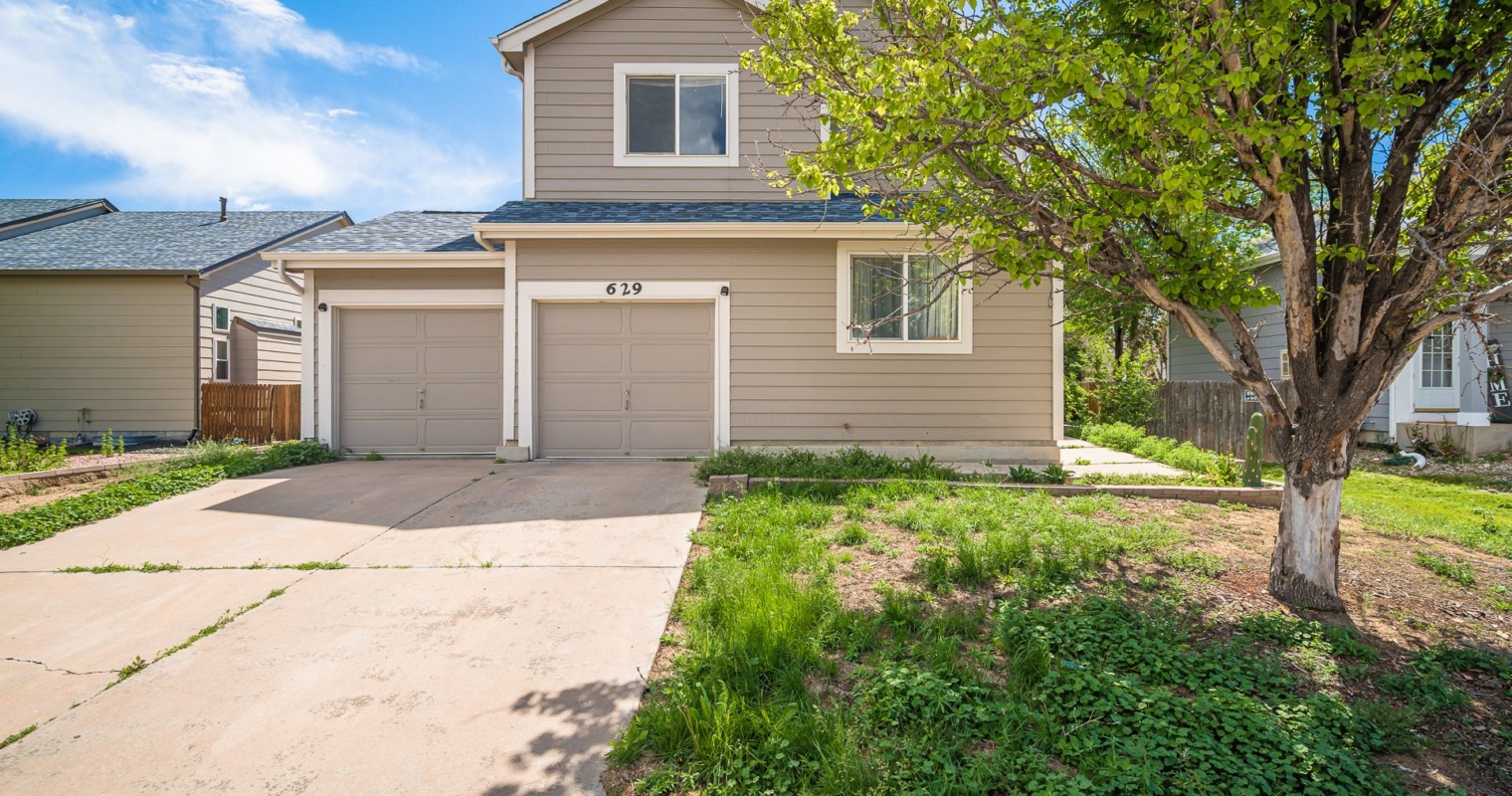 2-Story Home Minutes to Fort Carson