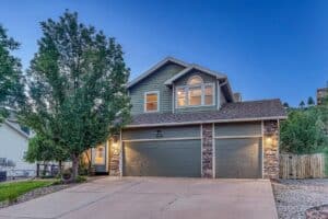 Spacious 2-Story Rockrimmon Home